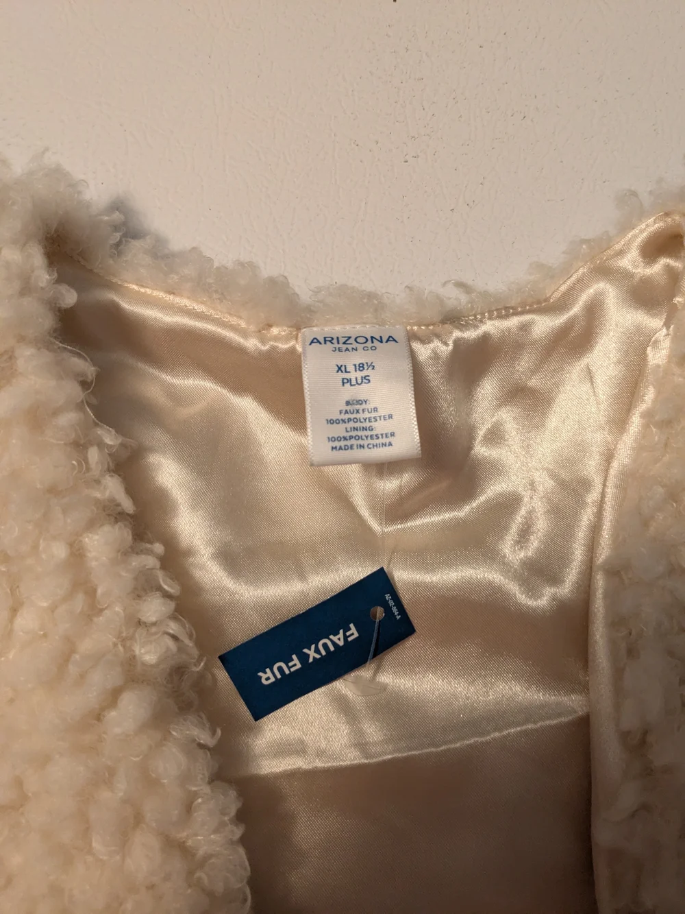 NWT Arizona Jean Company Kids Cream Faux Sherpa Vest with Necklace